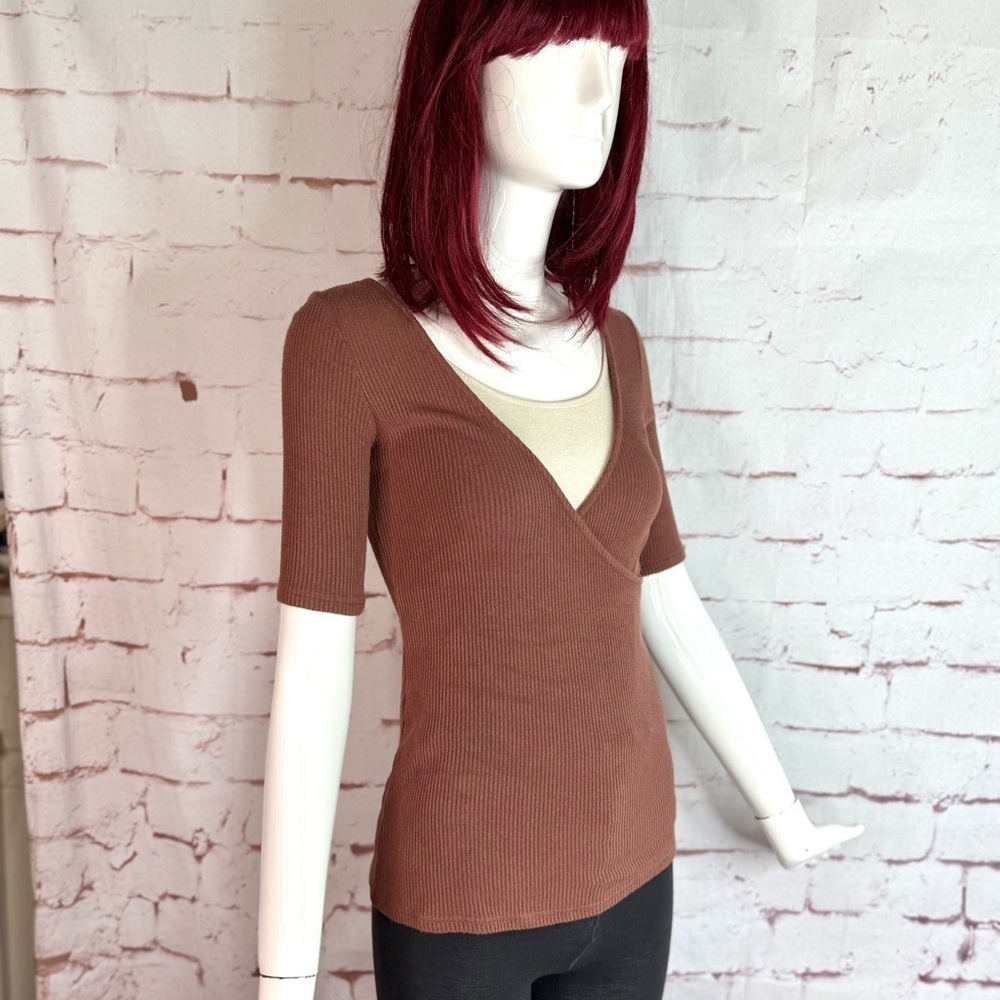 PST Brown Ribbed Knit Surplice Faux Wrap Deep V-Neck Short Sleeve Top Size M - Picture 11 of 11